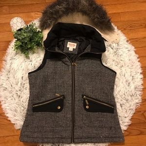 Mossimo outerwear vest with detachable fur hood